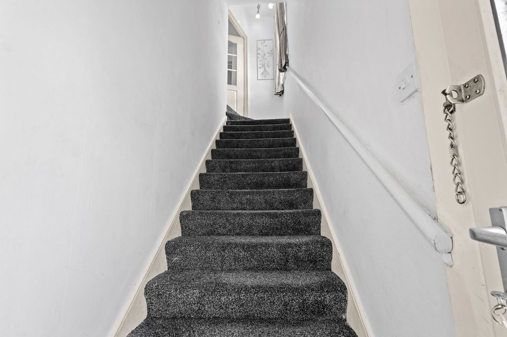 Property photo 2 of 37