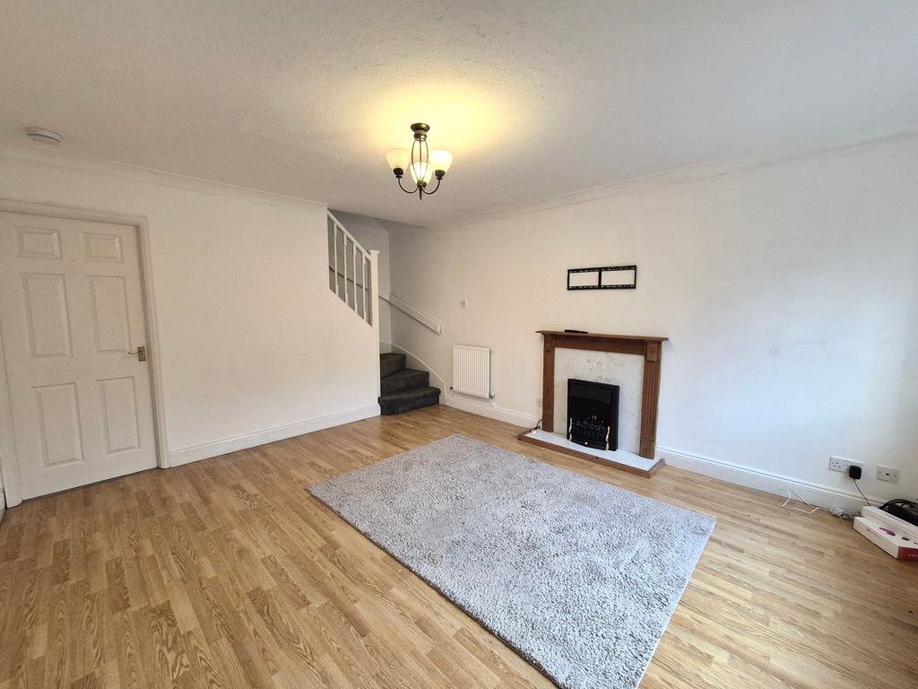 Property photo 2 of 14 Living Room