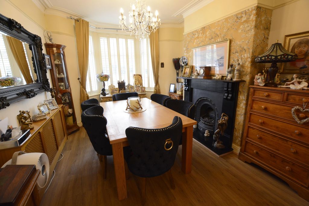 Property photo 3 of 28 Photo 25