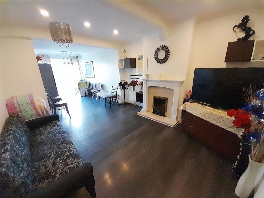 Property photo 2 of 16 5