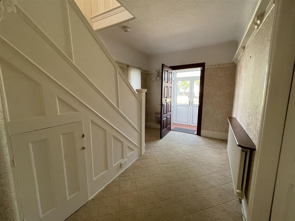 Property photo 3 of 39