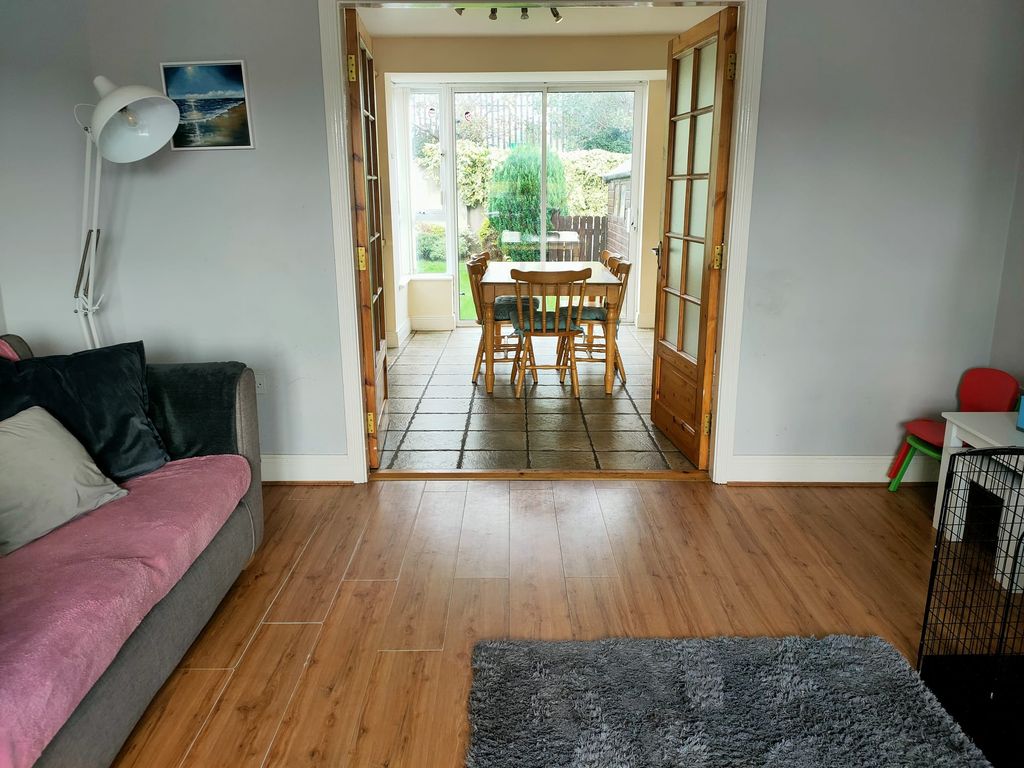Property photo 2 of 27