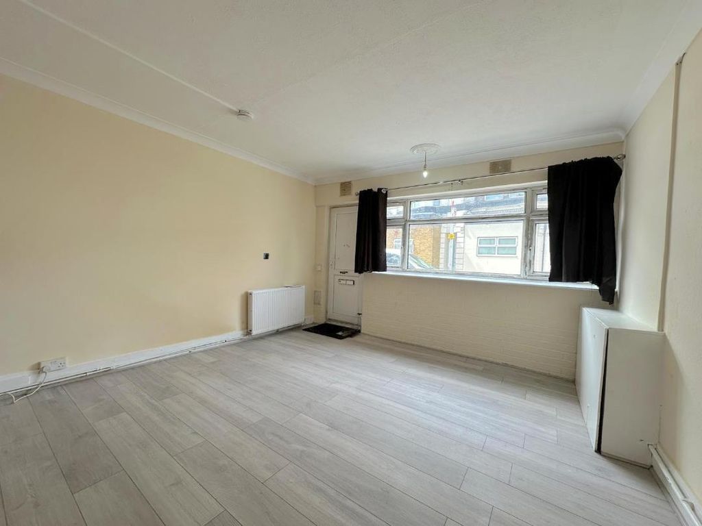 Property photo 1 of 6 Bf3B4A10-F5Be-4E2A-9d37-Ea229c94c73F Copy 2.Jpg