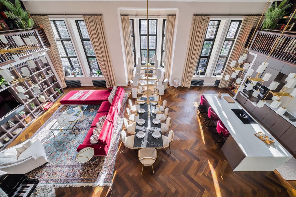 Property photo 2 of 20 Living Room