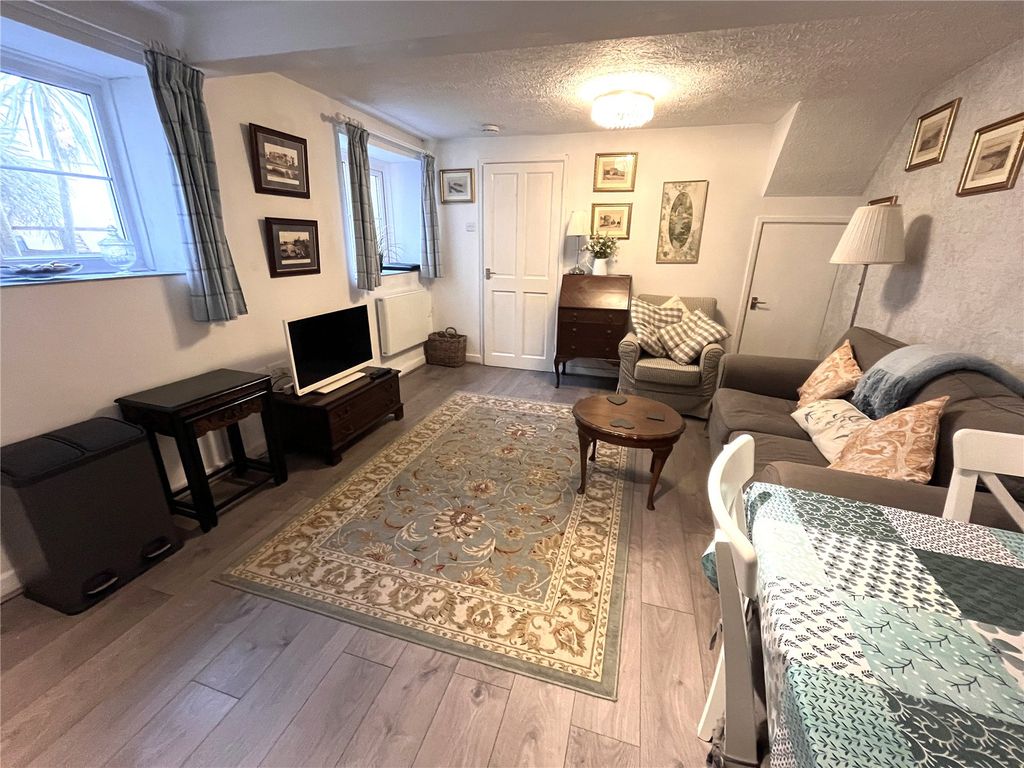 Property photo 3 of 9 Picture No. 13