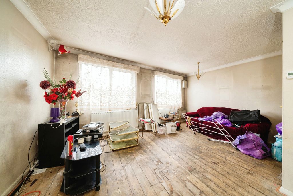 Property photo 3 of 15