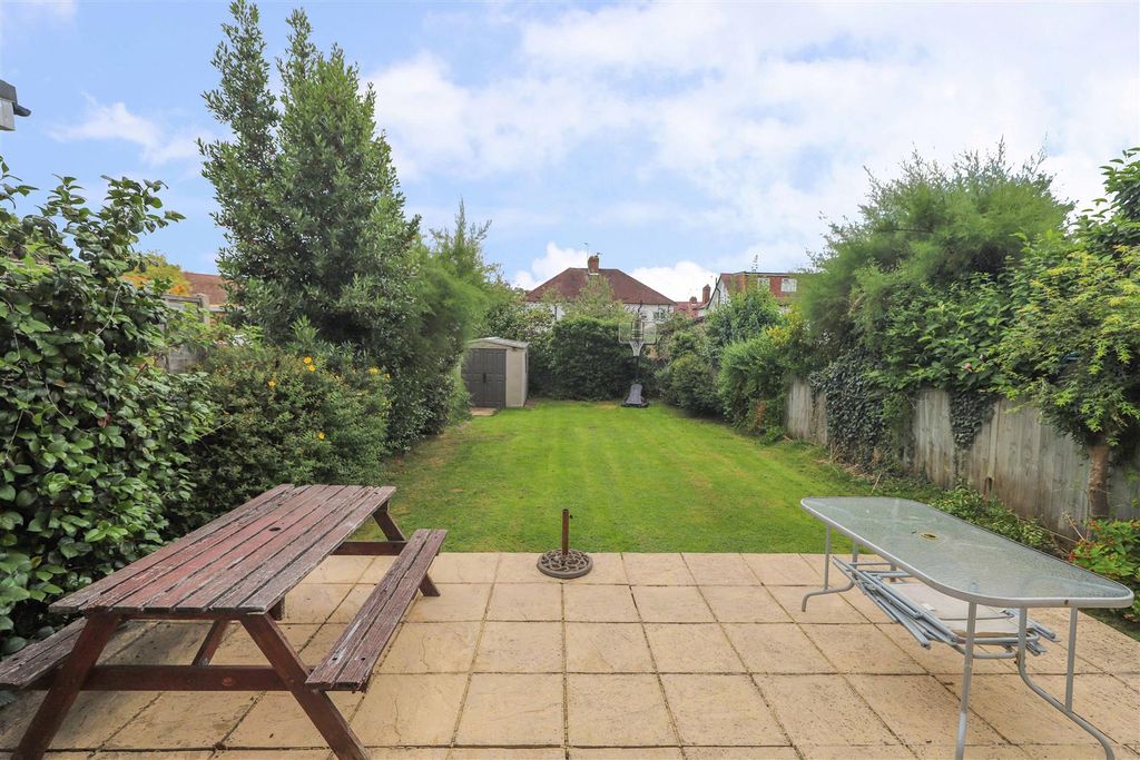 Property photo 2 of 16 Garden