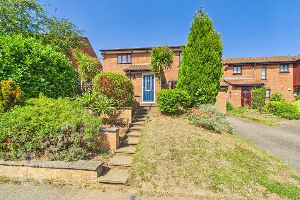 Property photo 1 of 26