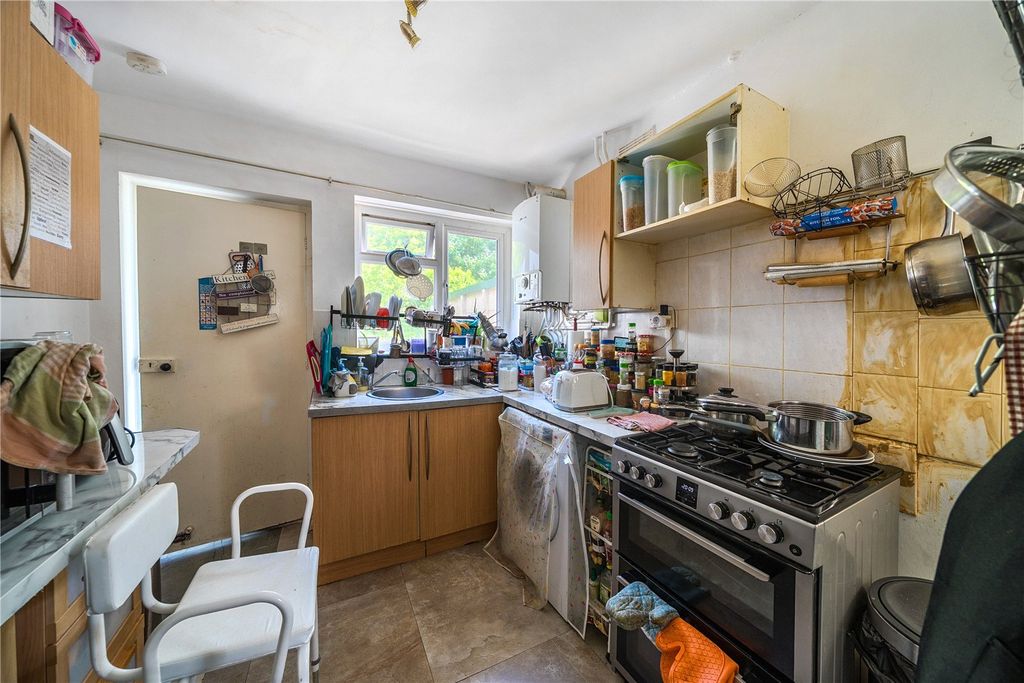 Property photo 2 of 22 Kitchen