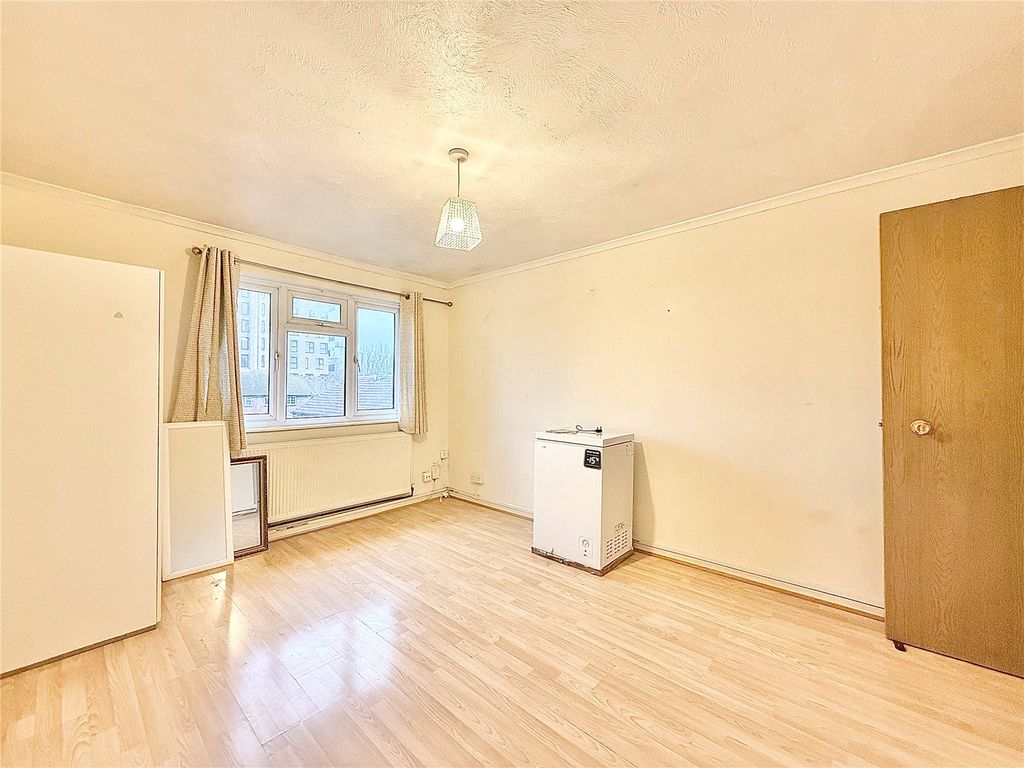 Property photo 1 of 8 Picture No. 03