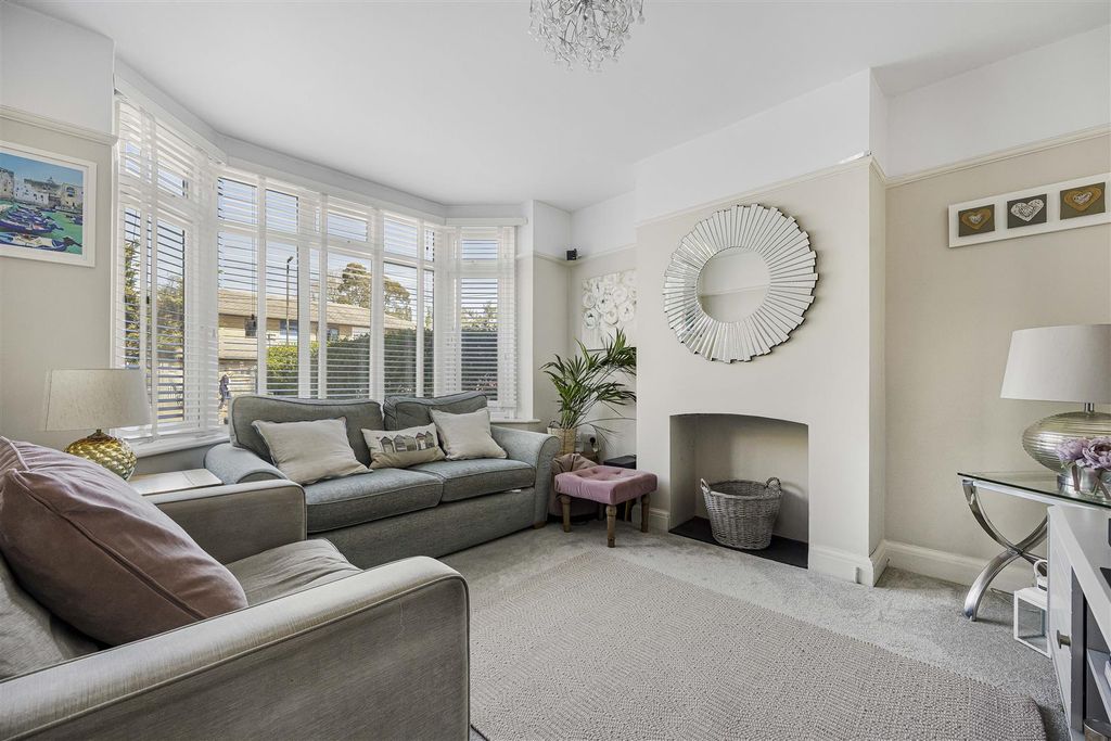 Property photo 2 of 27 Living Room