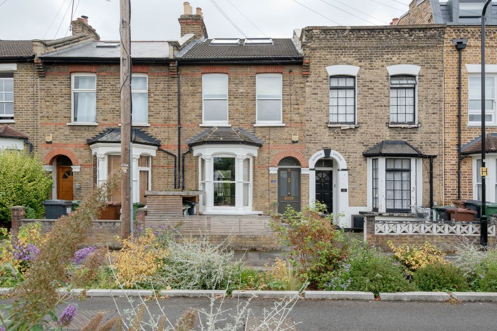 Property photo 2 of 50