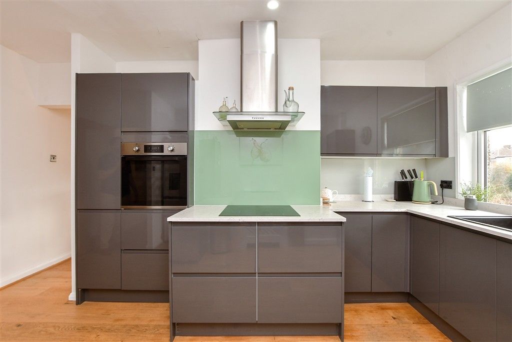 Property photo 3 of 15 Kitchen