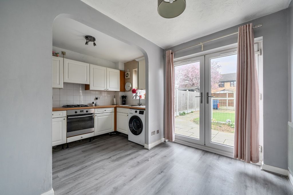 Property photo 3 of 15 4931924