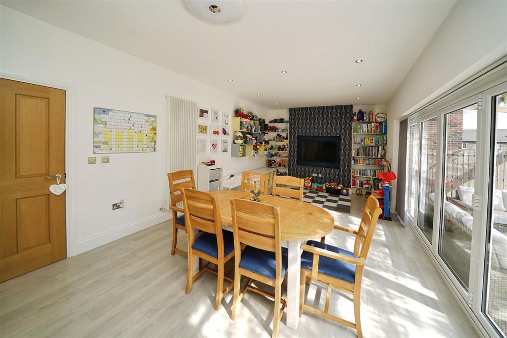 Property photo 3 of 40 Living Dining Kitchen