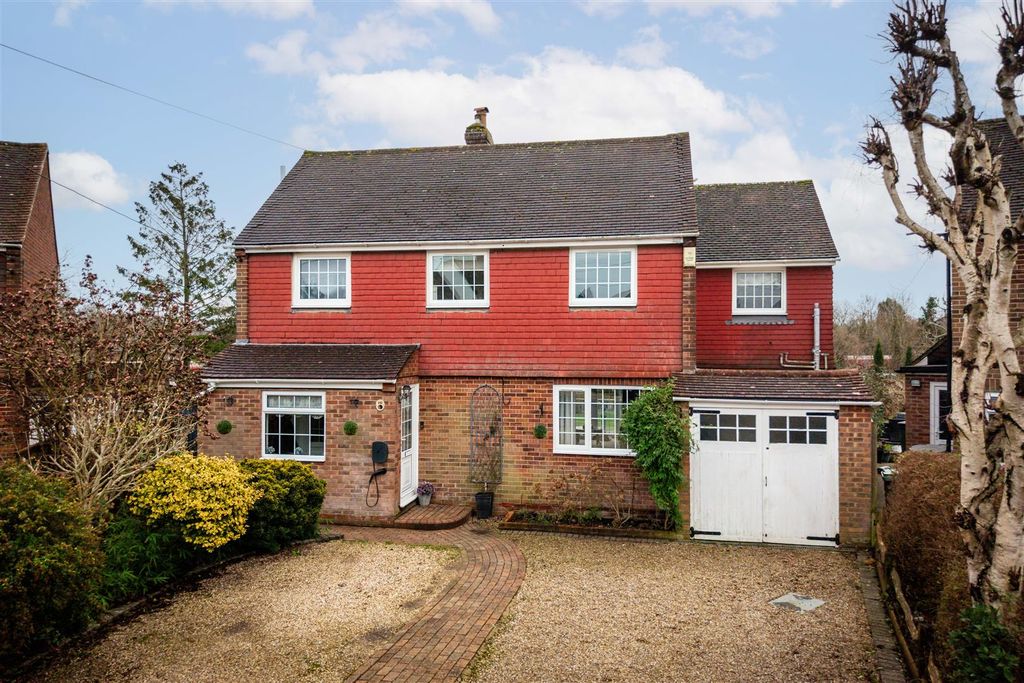 Property photo 1 of 28 Firtoft Close-15.Jpg