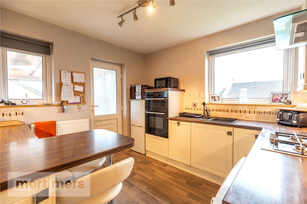 Property photo 2 of 26 Kitchen