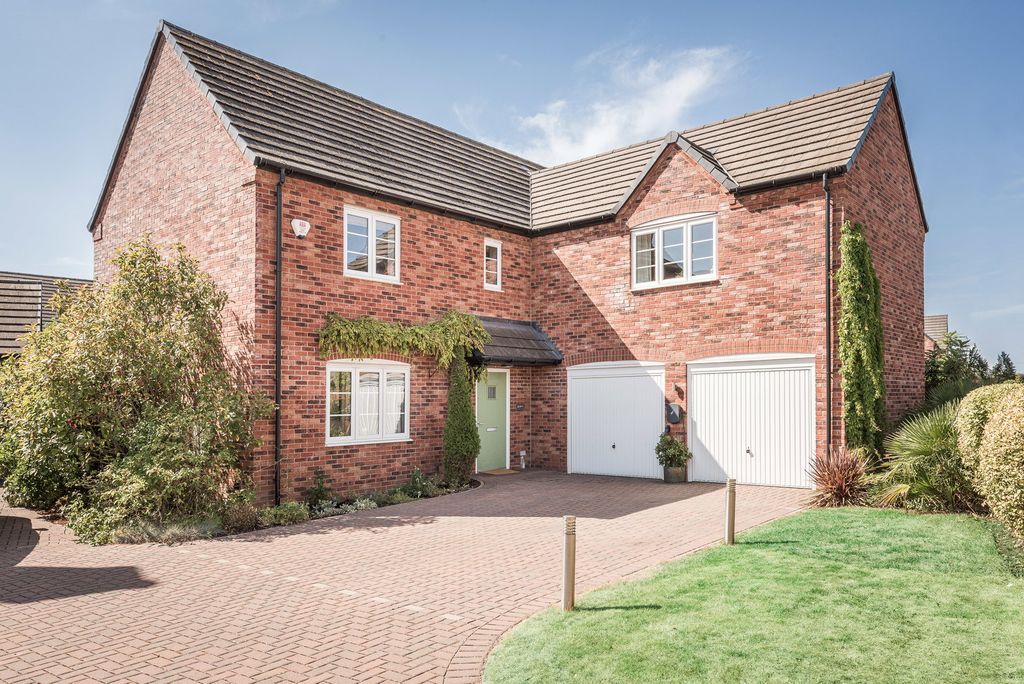 Property photo 1 of 50