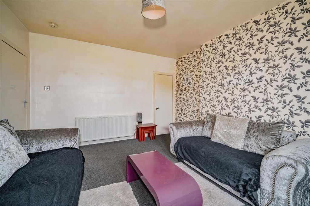 Property photo 3 of 11 7C Moncur Crescent Dundee-7.Jpg