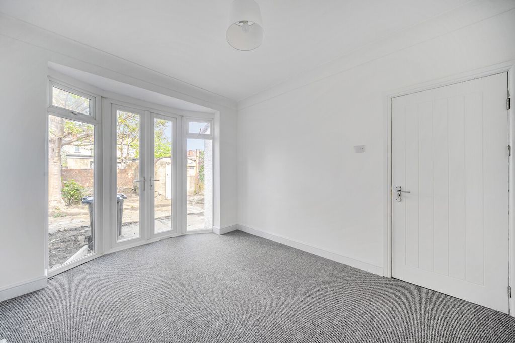 Property photo 3 of 21 1447162-9-69E0Eb4...