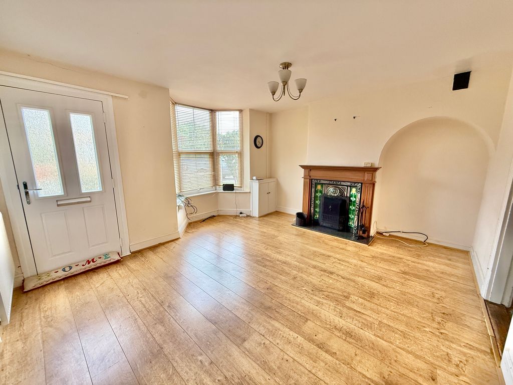 Property photo 2 of 26