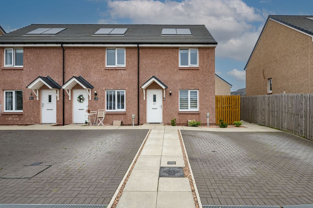 Property photo 1 of 19 External