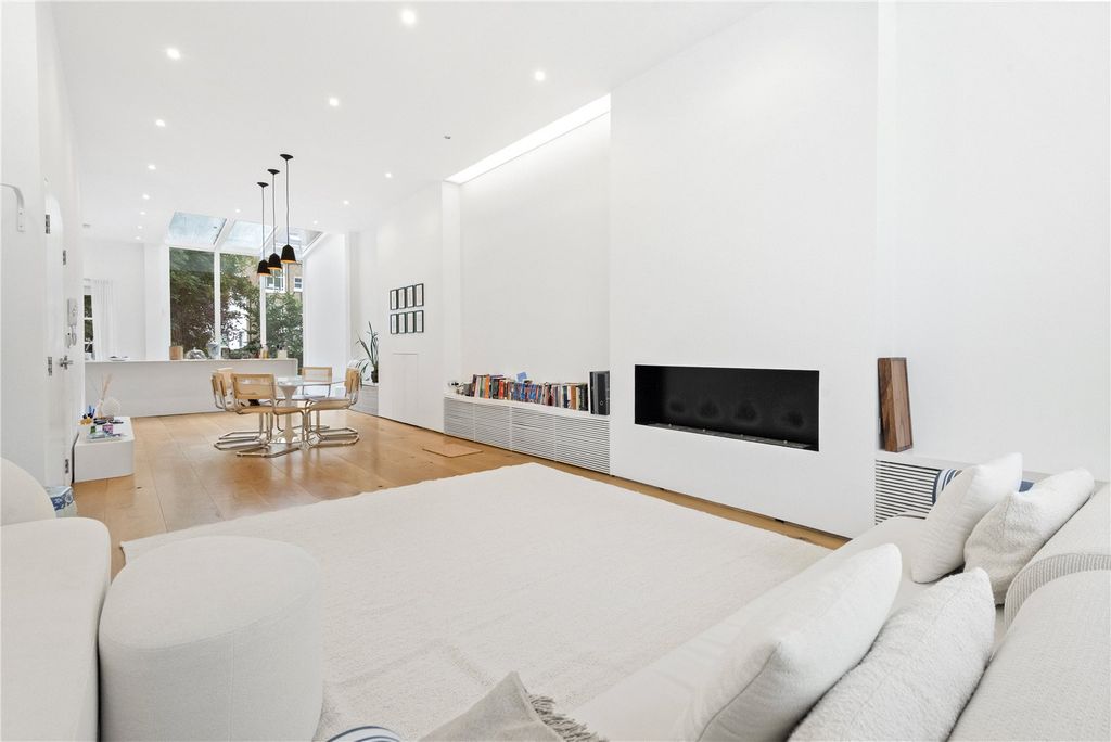 Property photo 1 of 17 Reception Room