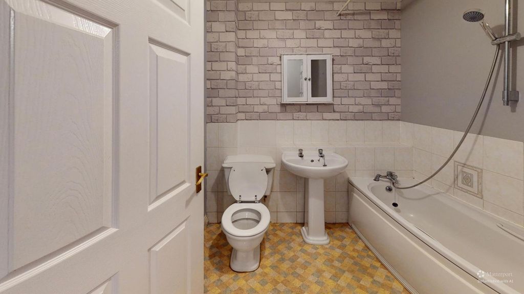 Property photo 2 of 9 Image