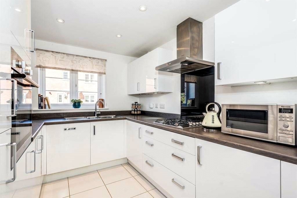 Property photo 2 of 15 Kitchen