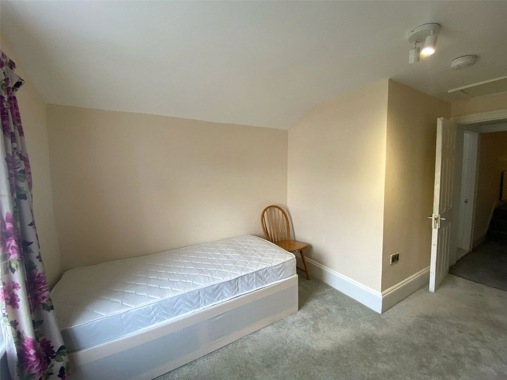 Property photo 3 of 10 Picture No. 05
