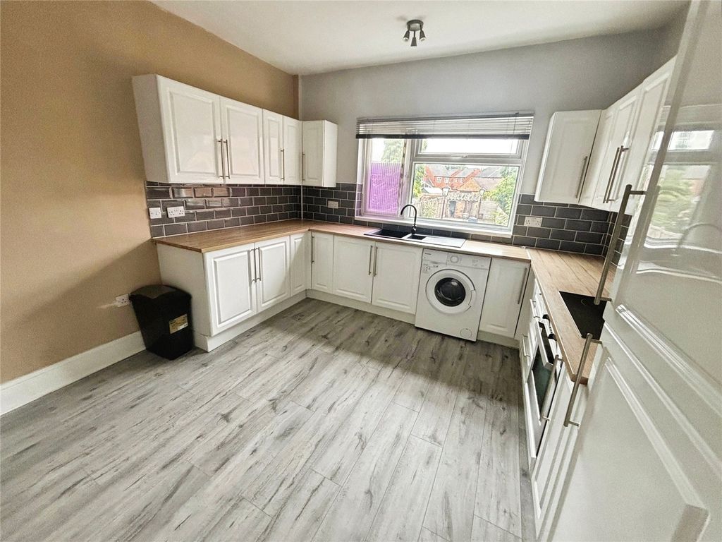 Property photo 2 of 14 Kitchen