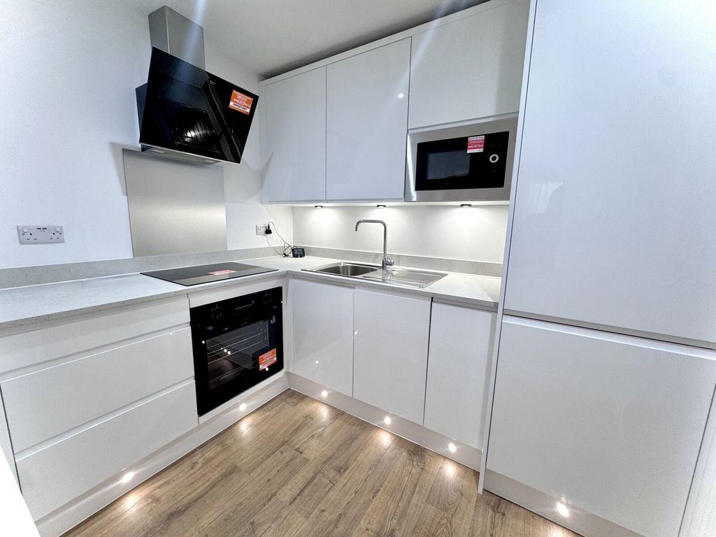 Property photo 2 of 8 Kitchen