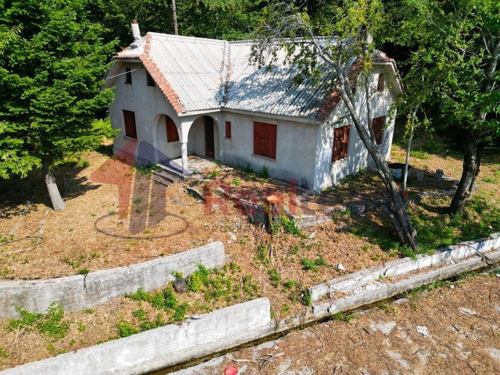 Property photo 2 of 25