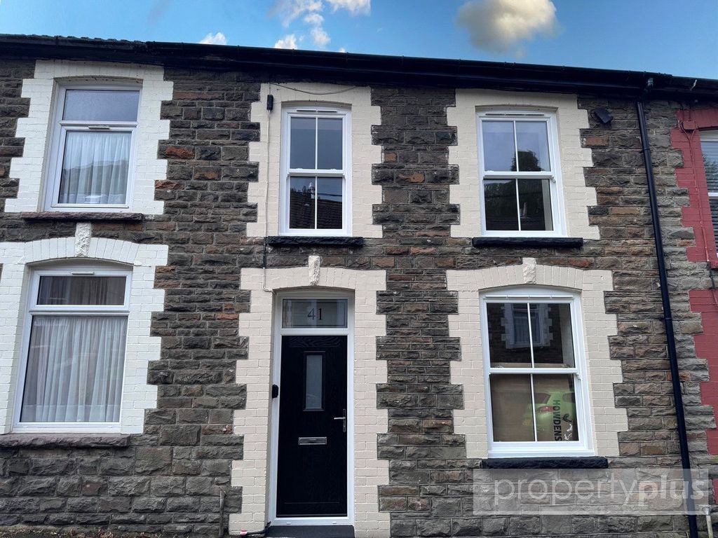Property photo 1 of 17 Picture No. 02