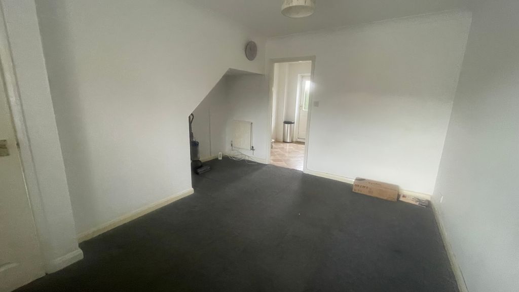 Property photo 2 of 9 Lounge View 1