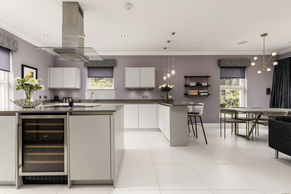 Property photo 3 of 46 Kitchens International Kitchen
