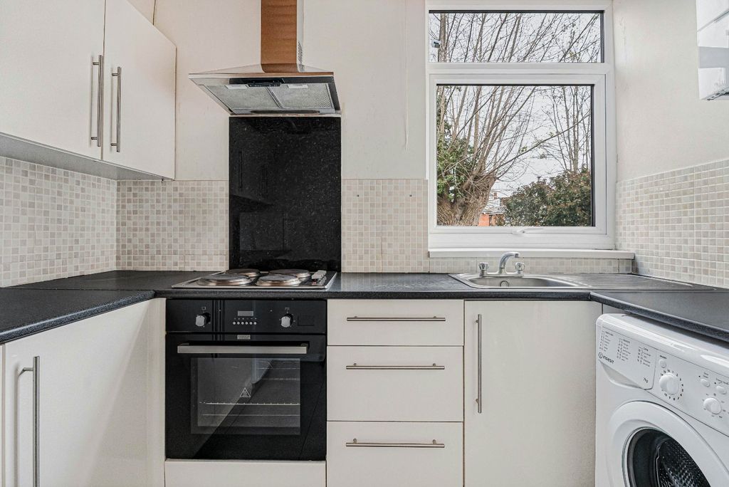 Property photo 2 of 10 Picture No. 14