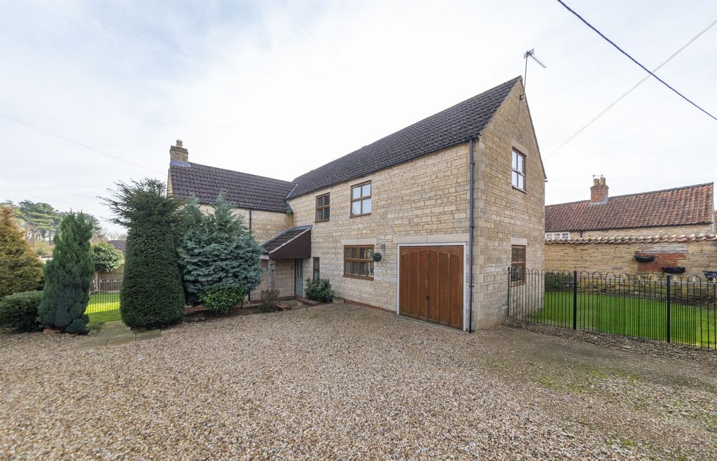 Property photo 1 of 18 Image
