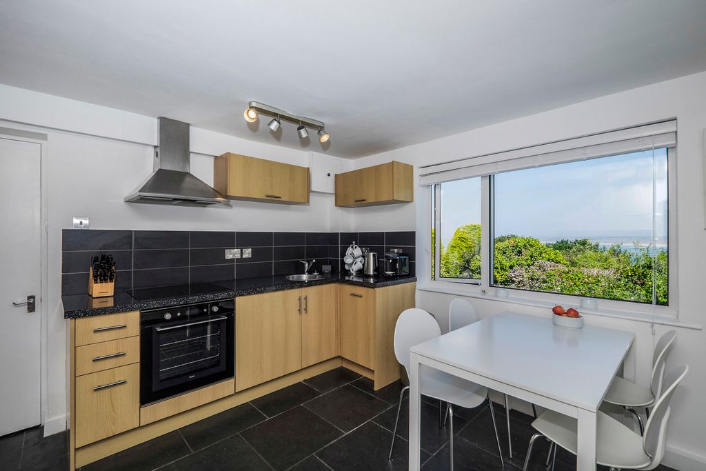 Property photo 3 of 16 Pbox-Img.Jpg