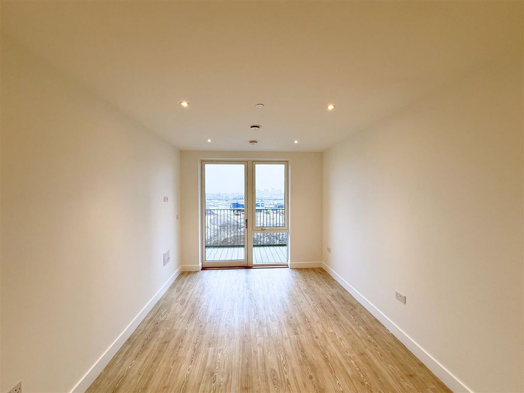 Property photo 2 of 6 470.Png