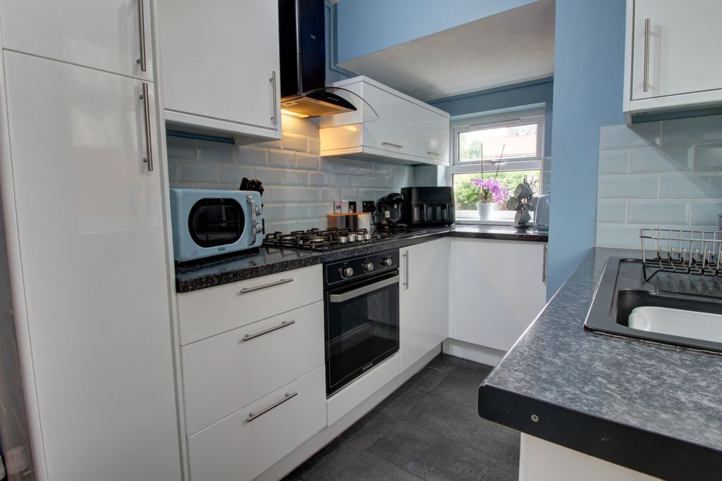 Property photo 3 of 13 Kitchen