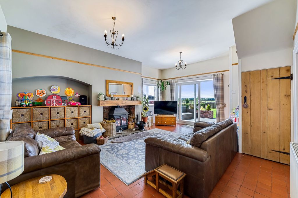 Property photo 3 of 45