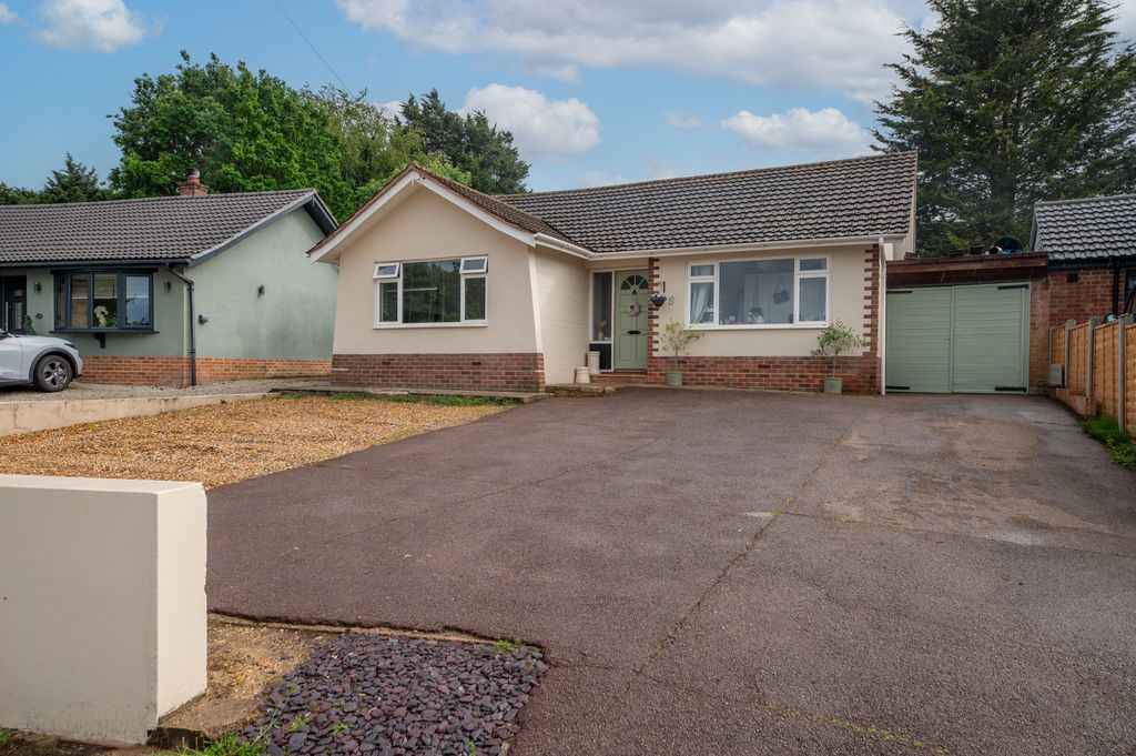 Property photo 1 of 17 Photo 6
