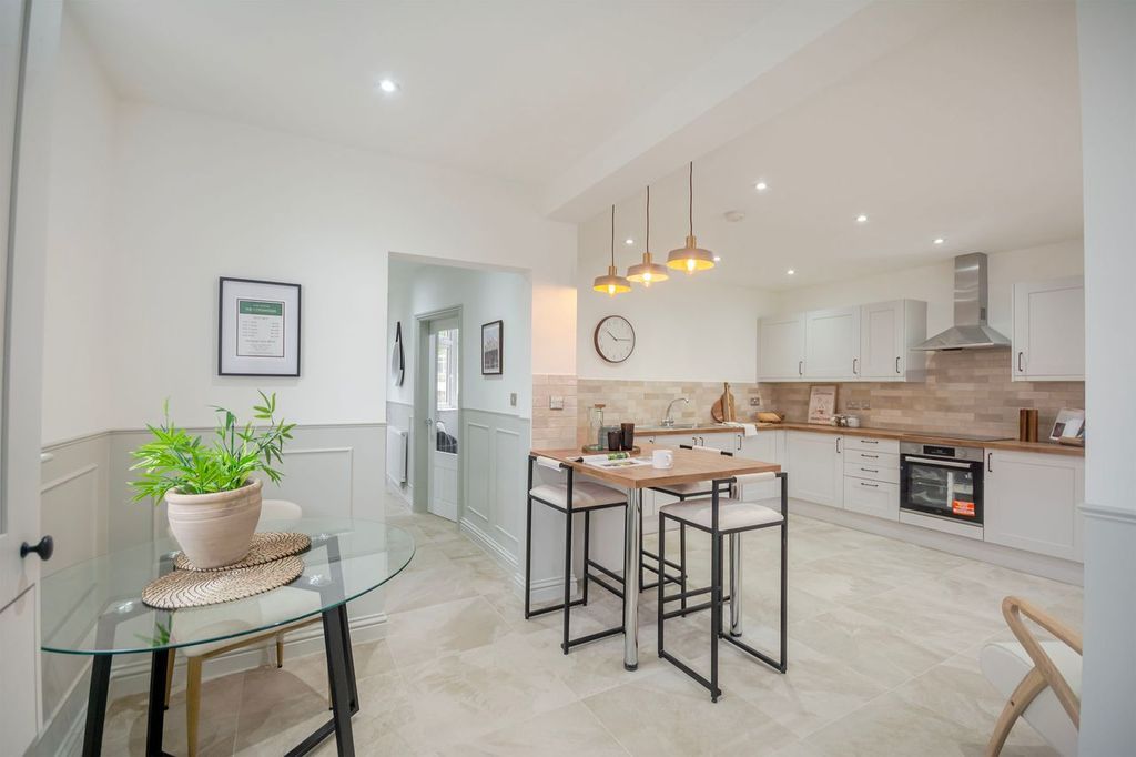 Property photo 3 of 30