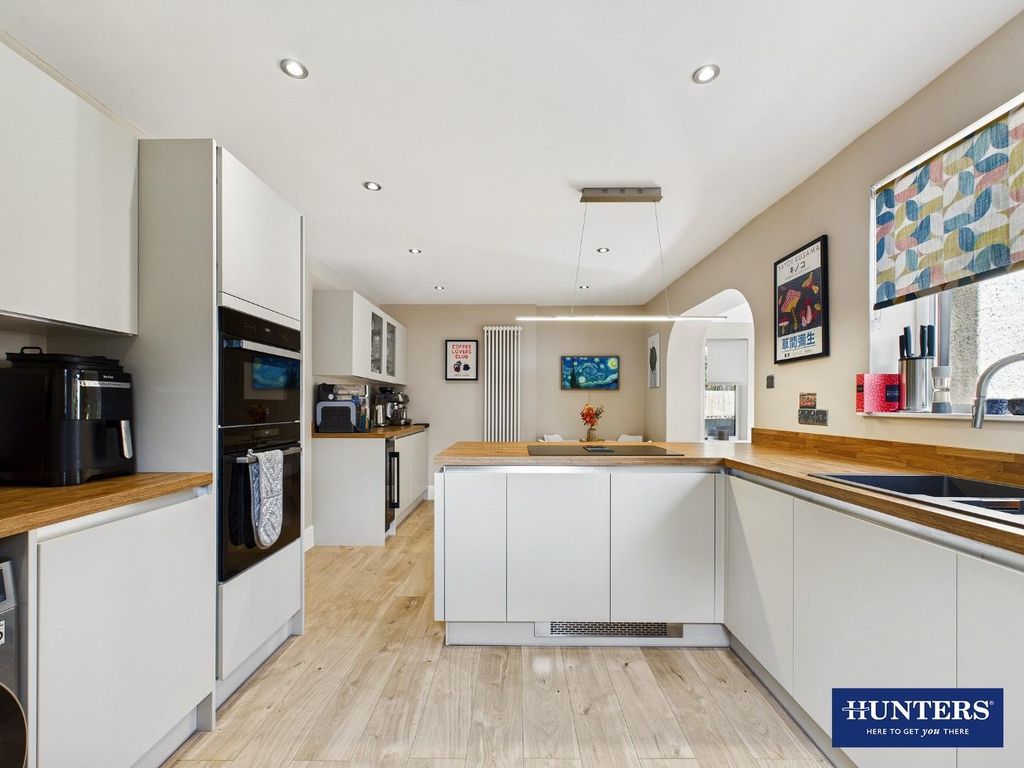 Property photo 3 of 23 Dining Kitchen