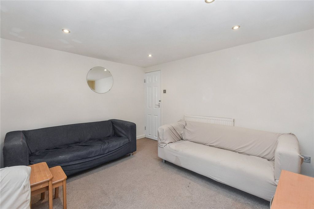 Property photo 3 of 17 Picture No. 21