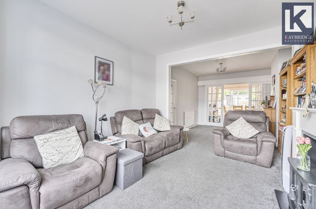 Property photo 2 of 20 Worcester Park - Kt4 8Xz