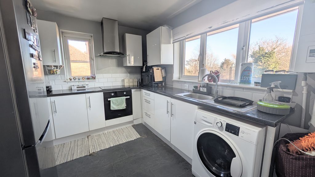 Property photo 3 of 10 Image