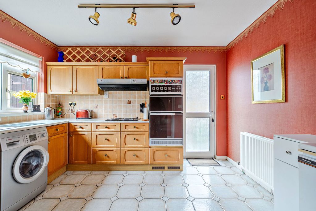 Property photo 2 of 19