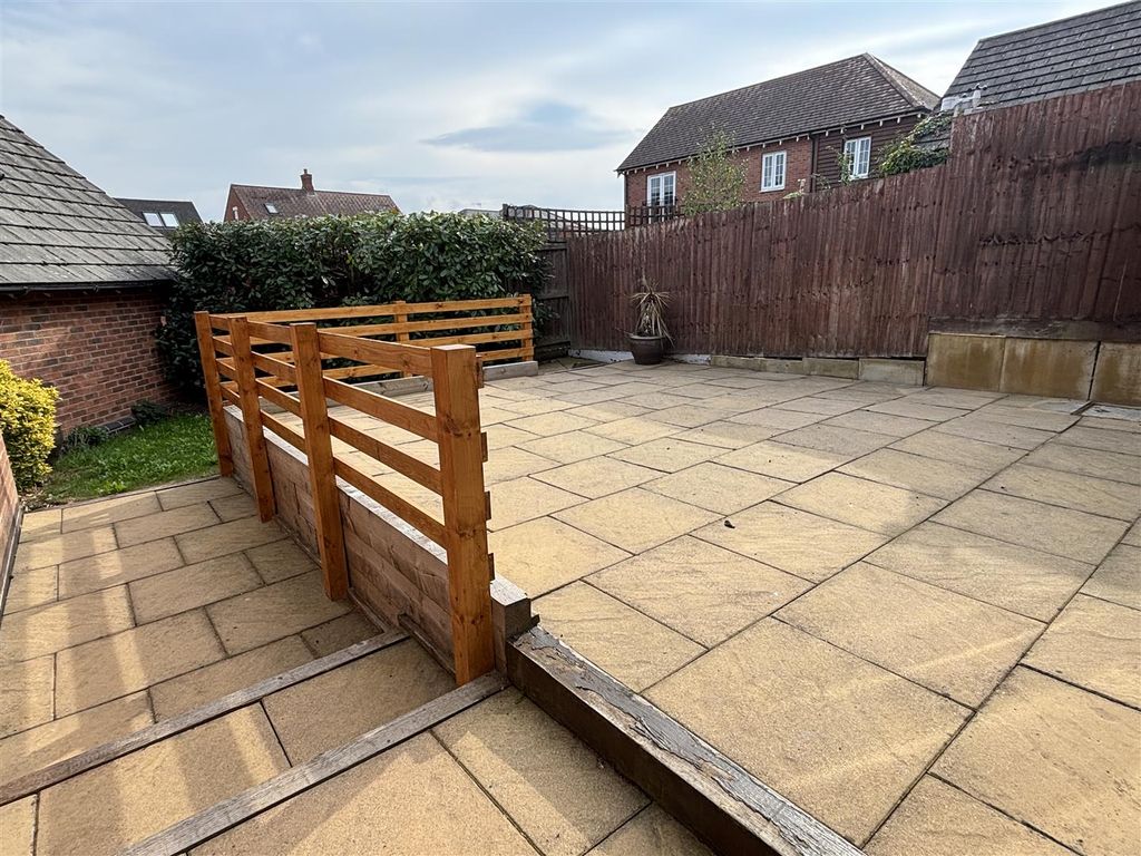 Property photo 3 of 17 Outside: